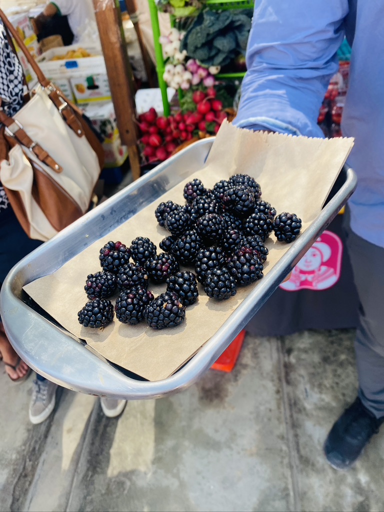 blueberries in the Lima local market