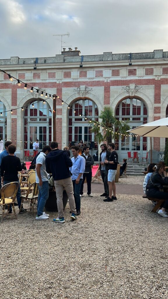 Drinks spot in the municipal theatre of Fontainebleau